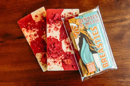 Berries n’ Cream Breasties Bar